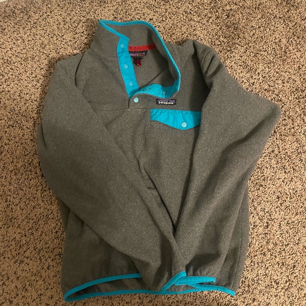 Patagonia Synchilla Gray and Teal Fleece